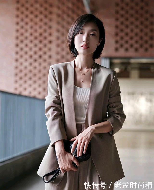 中性|如果觉得穿腻了别的穿搭风格,那就可以细细品味一番中性风穿搭