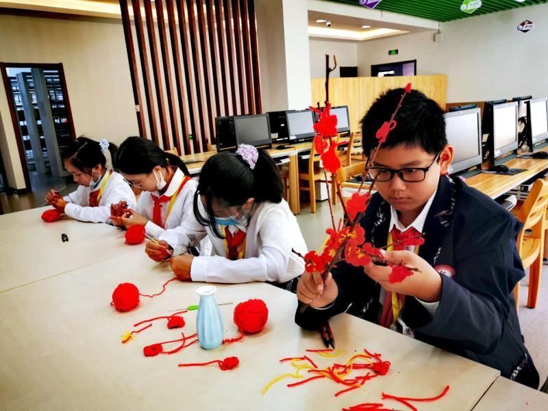 育新|在中华传统文化中悟民族精神,沪上学校创意课程用“精气神韵”育新人