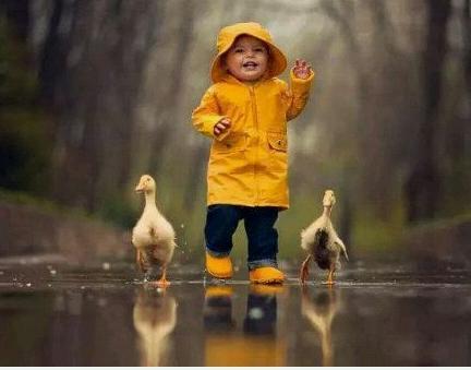 取名|爸爸姓“奸”,妻子为孩子取名天天吵架,爷爷张口取名全家认可