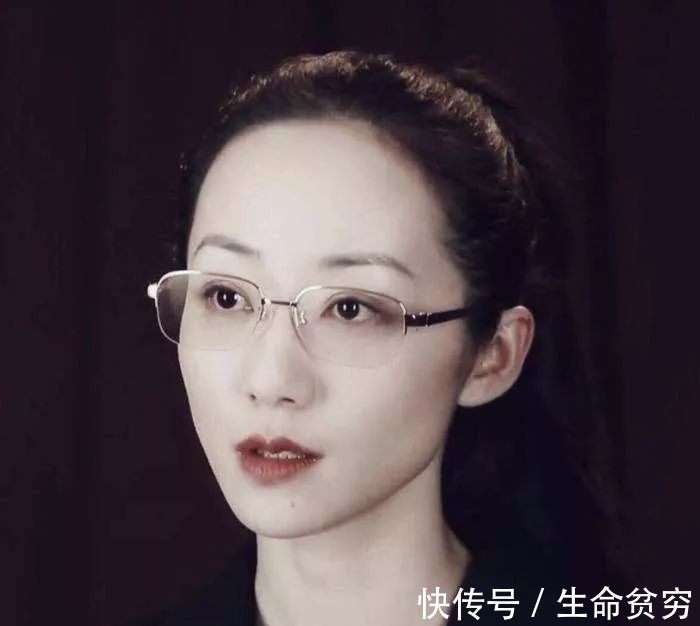 戴上眼镜 换副眼镜就能改善这6个脸部bug?我信了!