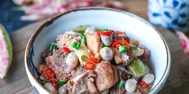 晒一下我老公的晚餐,虽然只有1道菜,朋友却说一般人吃不起