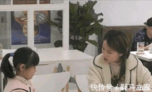 女儿|妈妈训女儿，邻桌的陌生男人却泪如雨下，这是怎么了