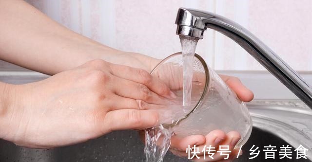 淘米水洗碗|淘米水家家都有，但是你知道它的妙用吗！