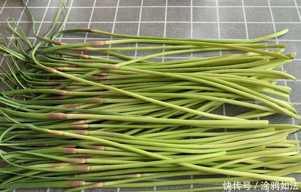  口感|买蒜苔时，挑粗的还是细的好？老菜农：牢记这5点，准没错