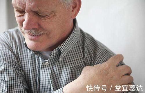 肌肉痉挛|肩膀疼痛难受?不一定是肩周炎!还可能和3种疾病有关,别搞错了