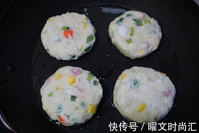 火腿丁|简单快手的营养早餐，10分钟就能搞定，外酥里嫩太好吃了