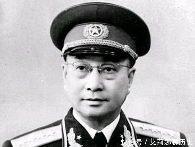 徐海东|陈赓在红四方面军当师长时，手下三个团长，一个成大将，一个上将