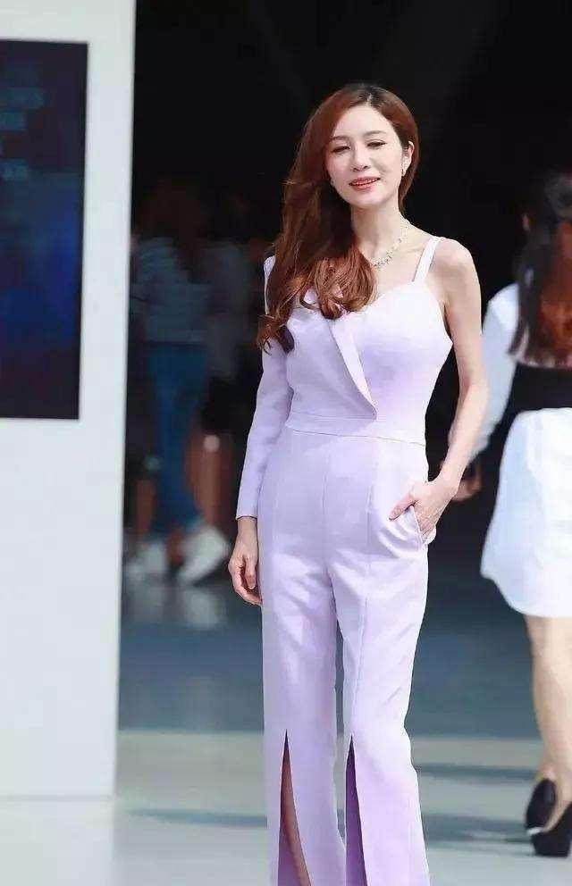 直筒 打底裤的穿着让你大开眼界,拥有了气质与优雅,让你美出高度