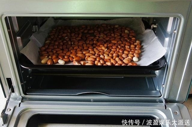 嘎嘣脆|天热花生米别油炸了,10分钟搞定,嘎嘣脆,好吃又健康