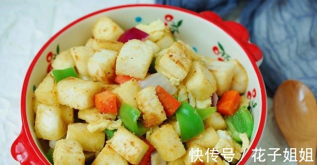 2个鸡蛋往馒头里一倒,出锅变美食,营养丰富又好吃,孩子喜欢!