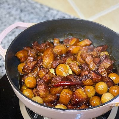 红烧肉卤蛋