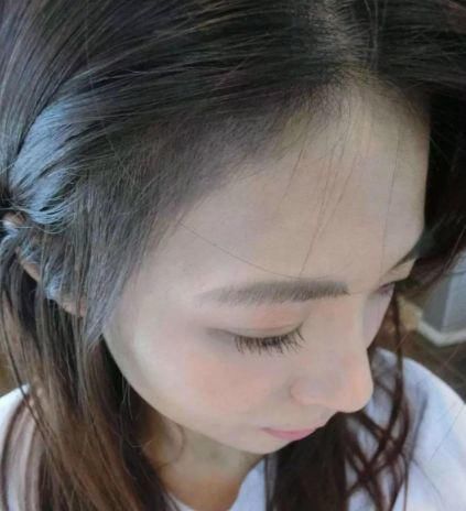 “发际线”高的女人，别扎马尾辫了！试试3种“减龄发”，太洋气