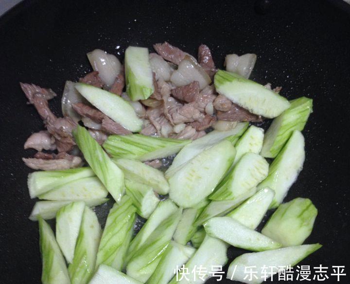 营养|三伏天，丝瓜和它是绝配，好吃不上火，营养互补，现在吃正当季