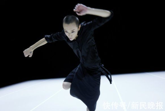 陈佳$美术馆里遇见现代舞，面对公众演《公众》