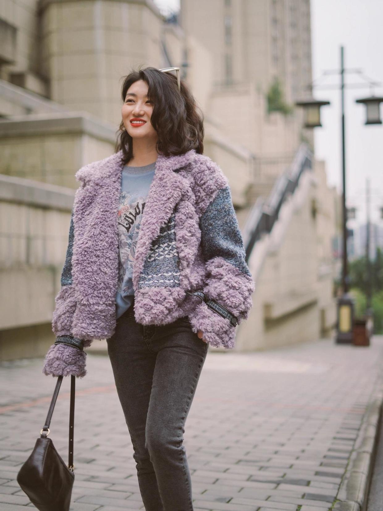 搭配|今年火了一种单品叫“颗粒绒外套”,软糯舒适又保暖,洋气百搭