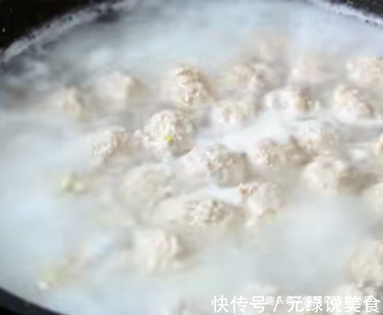 老一辈留下来的丸子做法，嫩滑不散，好吃有嚼劲，上桌汤都不剩