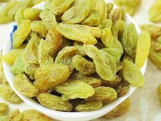 好处|睡觉前吃一点葡萄干,4大好处找上你,不仅能养生,更可“长寿”