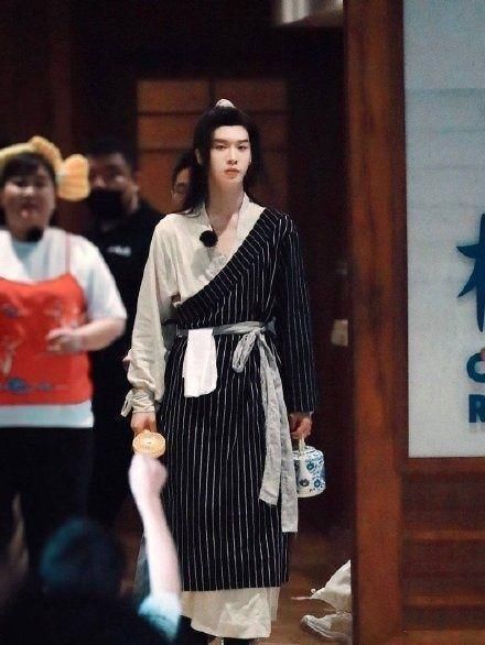 《王牌对王牌6》今日录制“春游好友”主题，《青春环游记2》常驻嘉宾参与