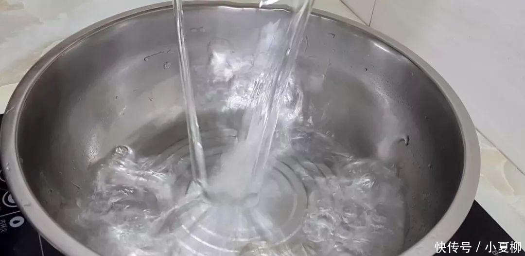 白菜这样做才好吃, 开水一烫, 做出来口感好味道酸, 越吃越想吃