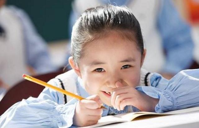 咏鸡|听过《咏鹅》那听过《咏鸡》吗小学生仿写火了，老师神童诗人