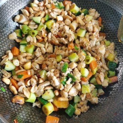 花生米|做宫保鸡丁时，记住这几招，绝对美味