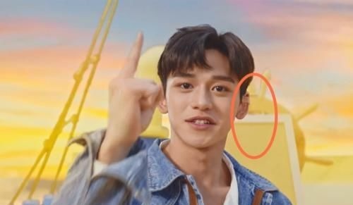 凡尔赛|男士戴耳钉不能录节目？看到黄旭熙的操作，一般人可想不到