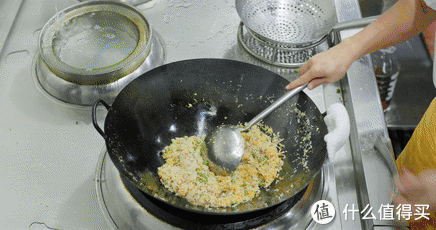 小颗粒备用|王刚的美食精选 篇六十四:厨师长分享:“扬州炒饭”非家常做法,味道很赞