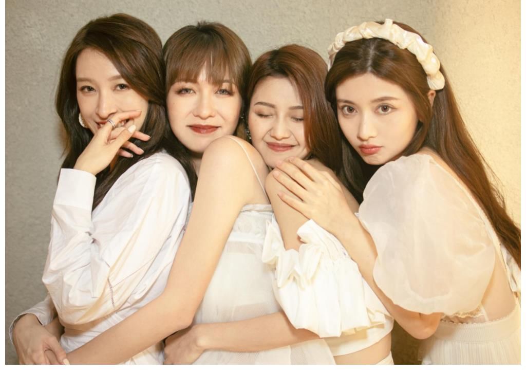 心动4|《心动4》嘉宾合体大片，方程式夫妇甜度爆表，橙子小孔站位微妙