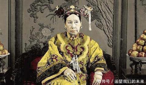 李莲英|慈禧卖弄书法写错一个字, 幸亏李莲英聪明, 否则会死很多人!