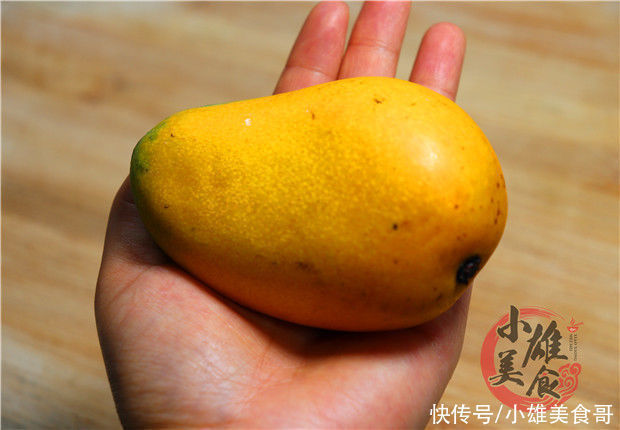 买芒果，选“瘦长”还是“胖圆”？牢记4不买，个个新鲜又香甜