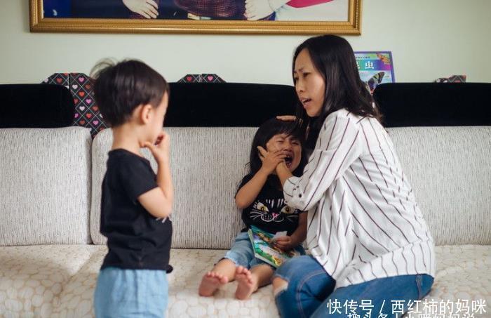 人际交往|“讨好型人格”侵蚀孩子的人生,若孩子出现3种情况,家长要重视