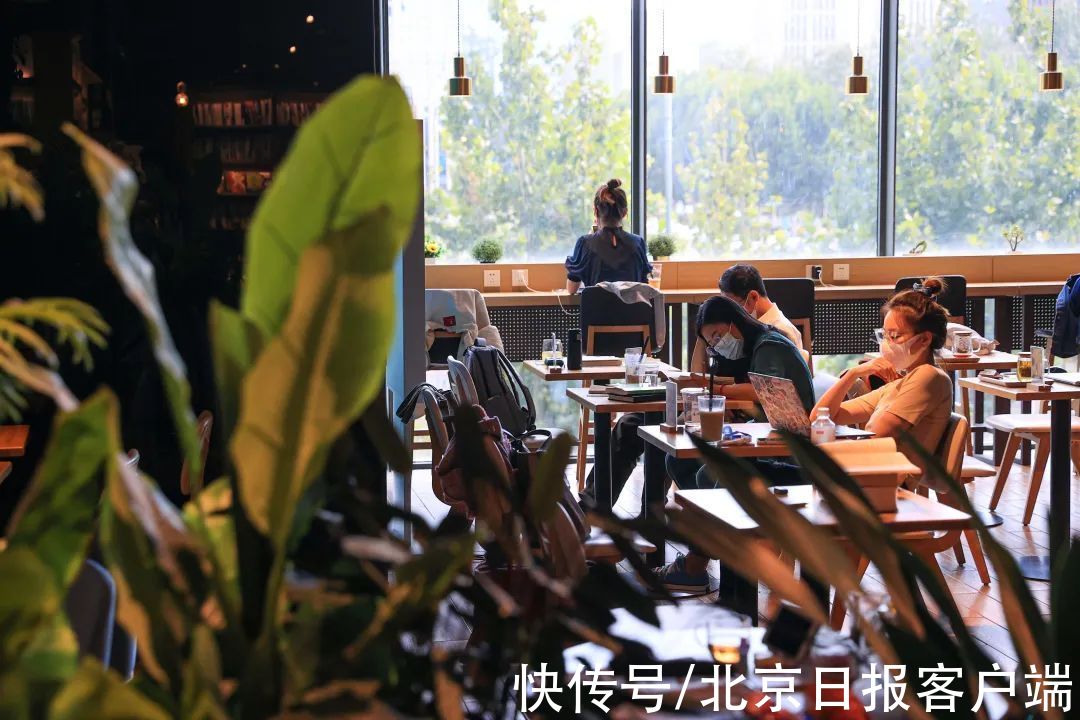 北京号|秋日一起读书吧，北京号带您打卡几家文艺书店