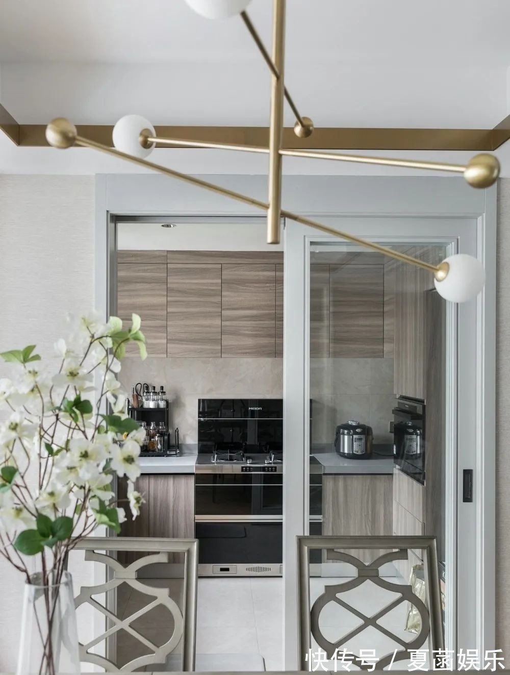 餐边柜+|178㎡现代美式,当美式遇上高级灰,营造简约华丽的美