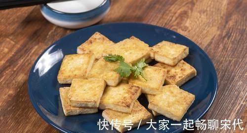 不粘|煎豆腐，不要直接下锅煎，牢记5个诀窍，不粘锅不易碎，外酥里嫩