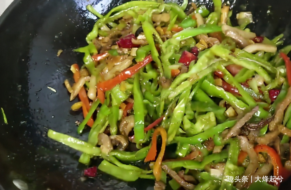 青椒肉丝面的家常做法，味道鲜美，好吃不油腻，做法简单