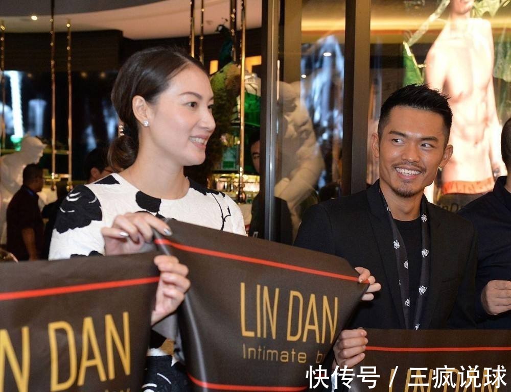 超级丹|历时4年,林丹豪宅建成!门口浮雕宏伟壮观,花园停放300万豪车