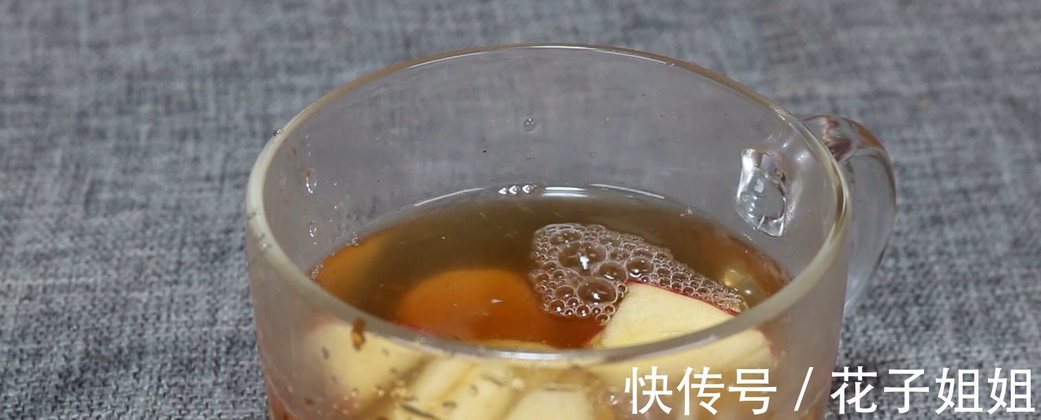 小苏打|苹果香蕉放在一起，想不到如此厉害，80岁奶奶这样做，全家都爱吃！
