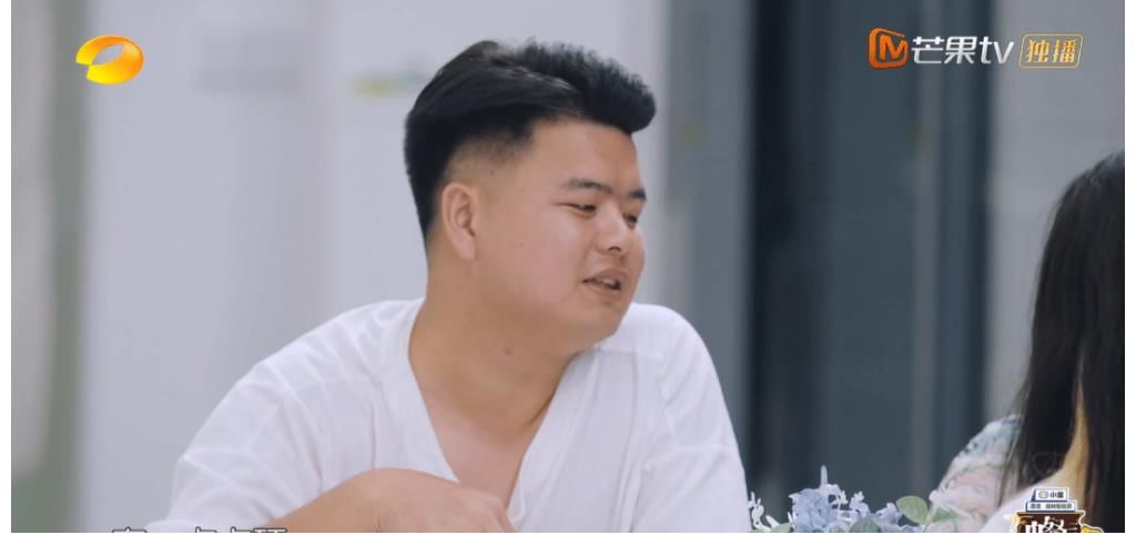 宁静|《中餐厅5》到底有多假?客人吃到生米线不吭声,赵丽颖反应得体