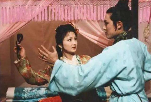 尤二姐@王熙凤养尊处优,为何会得血山崩你看贾琏和平儿做了啥丑事