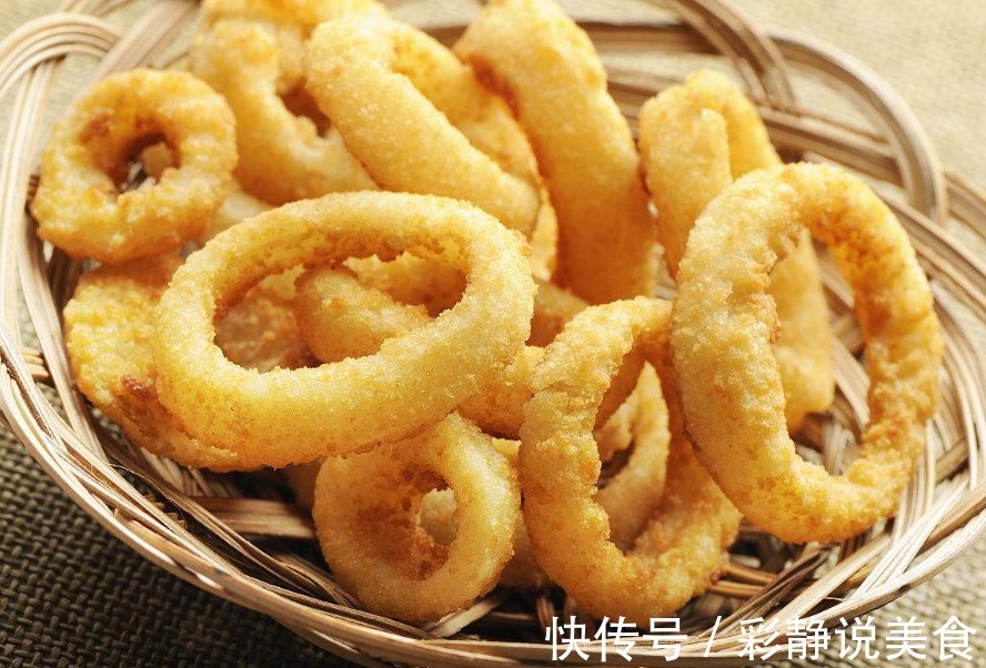 半碗面粉,一个洋葱,做孩子爱吃的零食,外酥里嫩,比炸油饼好吃