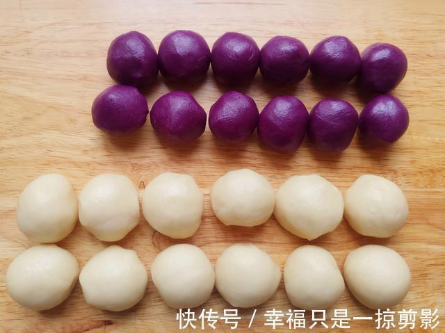 面粉别做馒头了,试试此款点心,个人觉得比馒头好看还好吃,真香