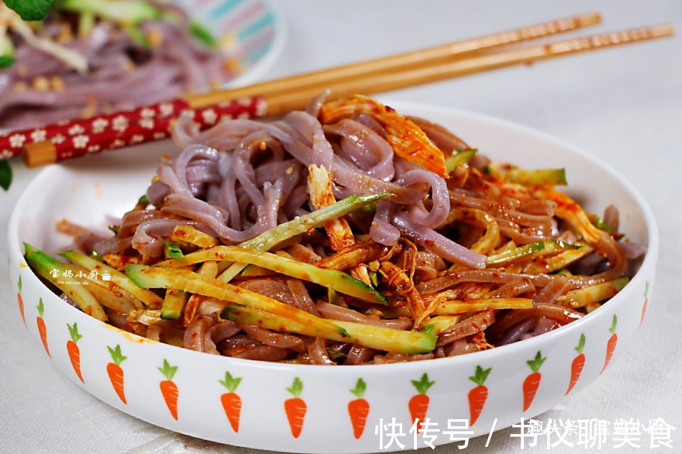 米饭|夏天最受欢迎的3款面条,营养丰富花钱不多,比吃米饭炒菜受欢迎
