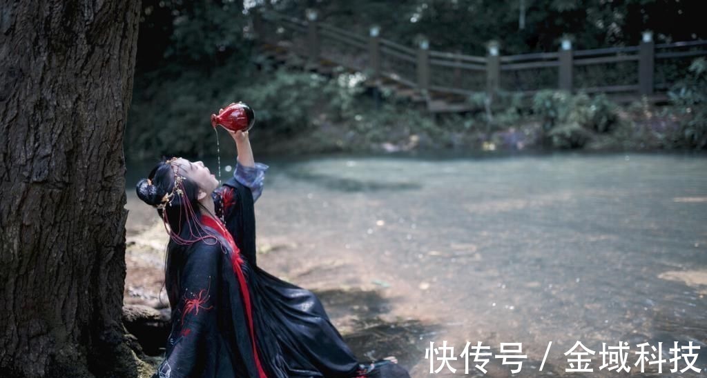 微雨&一首经典的咏雨诗,全诗无一个雨字,却句句写雨,淅沥沥下了千年