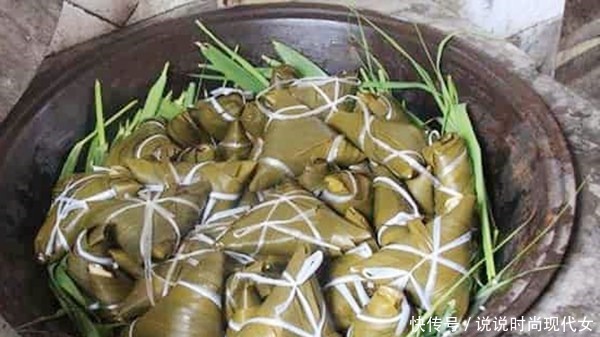 至关重要|煮粽子用冷水还是热水这一步至关重要,用错了水,难怪松散夹生