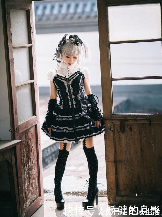 切+双马尾|放弃你的黑长直吧,现在流行“公主切+双马尾”,甜美感十足