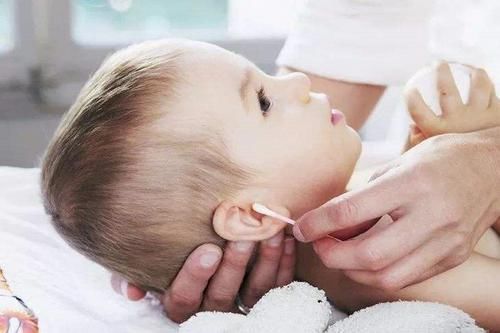 小李|男童睡觉被耳朵疼醒,妈妈看到异物“动”,父母别把这东西放床边