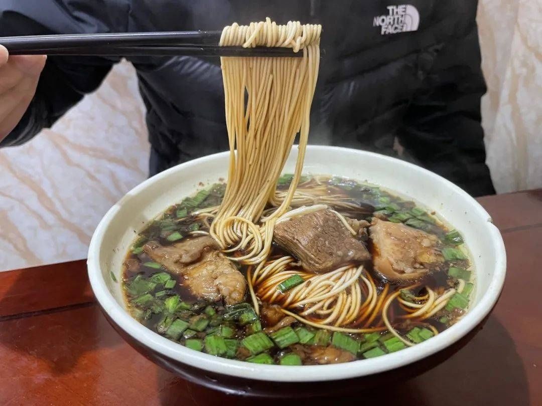  寒意|寒意袭来 是时候来一碗热腾腾的羊肉面啦