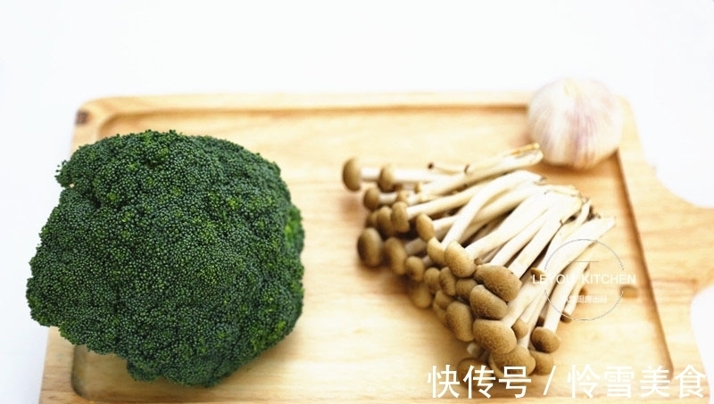 常吃|没怎么调味,却很鲜美的一道菜,热量不高,常吃大肚腩越来越小