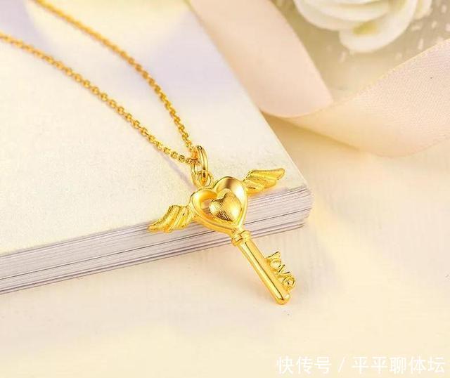 女人|实话实说,女人到了30岁别戴廉价货,这些黄金首饰才是“贵妇款”