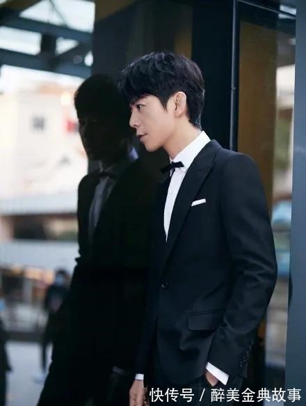 何炅|《歌手·当打之年》落下帷幕,谁注意到何炅的状态没人是铁打的